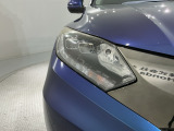 LEDヘッドライトは、点灯の瞬間から最大光量を発揮し、突然暗くなるトンネルなどでの安定感を高めます。