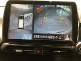 パノラミックビューモニター付きです。車両を上から見たような映像をディスプレイオーディオ画面に表示。運転席からの目視だけでは見にくい、車両周辺の状況をリアルタイムでしっかり確認できます。
