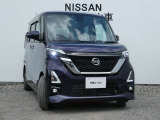 アダプティブLEDヘッドライト。フロントカメラで前方の状況を検知し対向車や先行車に眩しい思いをさせることなく必要なところだけを遠くまで照射します。