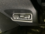 ハンドルの左下にETCがついています。高速道路の料金所の通過も楽々です。 カードの取り出しもしやすい場所についています。