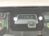 【スズキ セーフティサポート】走行中に前方の車両等を認識し、衝突しそうな時は警報とブレーキで衝突回避と被害軽減をアシスト。より安全にドライブをお楽しみいただけます。