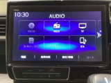 ナビゲーションはフルセグTV、インターナビ対応のGathers純正メモリーナビを搭載しています。Bluetoothオーディオ機能がありますので、スマートフォンなどの音楽も再生できます。