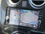 アラウンドビューモニター装備!空から見ているような映像によって不慣れな場所での車庫入れや縦列駐車等はもちろん狭い道でのすれ違いも安心していただけます♪