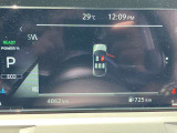 視認性のいい大型スピードメーター
