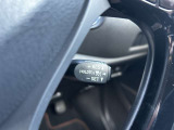 クルーズコントロール装備で高速道路での長距離走行が楽に!!自動で速度を保つクルーズコントロールが、衝突軽減システムと連携し、前方の車両を感知して車間を保つように速度調節してくれます。