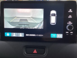 バックでの車庫入れも安心です! リアカメラが付いているバックモニター付のナビディスプレイを装備しております。バンパーについているソナーや、操作線もついており距離感も画面から確認できます。