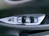 専門のスタッフがクリーニングしますので、とてもキレイなお車です。