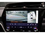 上から車両を見下ろしたような映像をナビゲーション画面に表示する「パノラミックビューモニター(床下透過表示機能付き)も搭載しています。