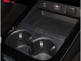 スマートキー付きです。スマートキーとは鍵を車に差し込まなくても、ドアノブを触ったりするだけで、ドアロックを解錠できます。これが凄く便利なんですよ。