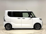 ドアは約90度に開くので荷物も積み込みやすく、乗り降りもしやすい♪ ロングドライブも快適に過ごせる工夫がいっぱいです♪♪
