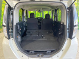 普段のお買い物や通勤、送迎等に十分な荷室スペースを確保しております。セカンドシートを倒すと、大きな荷物の積載も可能です♪