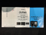 スマートキーは鍵をバッグに入れたままでもドアロックの開閉やエンジンのON・OFFができます。夜間や雨の日も鍵を探さなくて良いので便利です。