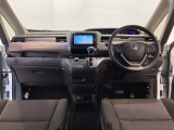【前方視界】開放的な前方視界!運転がしやすく疲れにくいです♪窓が大きく、見通しがとっても良いおクルマですよ♪