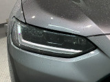 LEDヘッドライトは、点灯の瞬間から最大光量を発揮し、突然暗くなるトンネルなどでの安定感を高めます。