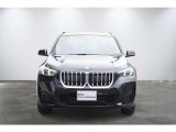 BMWのまさに「顔」ともいえる「キドニー・グリル」は、他の追随を許さない存在感を誇り、「キドニー・グリル」を見かけただけでBMWの風格を感じさせます!!