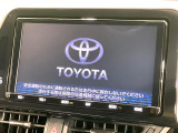【純正9型ナビ】人気の純正ナビを装備しております。ナビの使いやすさはもちろん、オーディオ機能も充実!キャンプや旅行はもちろん、通勤や買い物など普段のドライブも楽しくなるはず♪