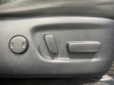 【パワーシート】スイッチ一つで簡単にシートの微調整が可能!電動だから力もいりません!快適なシートポジションにセットして、快適なドライブをお楽しみください。