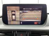 狭い場所での駐車やすれ違いなどでより的確な運転操作に役立つ360&deg;ビューモニターが装備されています。