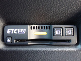 ■【ETC車載器】が装備されています。セットアップをしてお渡しとなり、ETCカードを差し込むだけで高速道路の利用が可能です。