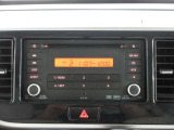 CDとラジオそれにミニジャックで音楽媒体に接続し音楽聴けます
