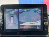 アラウンドビューモニターが装備されてるから、駐車場での車庫入れや、狭い道での走行もカメラで確認が出来るので安心。