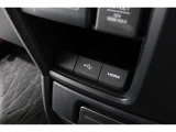 スマートフォンなどの音楽再生が可能なUSB接続ジャック装備車両です♪♪♪