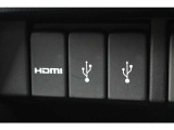 HDMI入力端子を備え、さまざまなデジタル機器内の映像を再生することができます。
