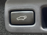 【パワーバックドア】スマートキーや運転席のボタンを押すだけでリアゲートが自動で開閉します!荷物を持っている時や、高い位置にあるバックドアを閉める際に便利な機能です♪