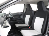長時間の運転も疲れにくいフロントシート!体をしっかり支えてくれて運転がしやすい形状です!