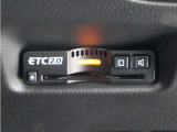 ◆ETC2.0装着◆進化したドライブ体験。料金収受システムだけだったETCが生まれ変わって、高速道路を賢く使うETC2.0に進化しました。多彩な情報サービスが便利で快適なドライブ体験を提供します。