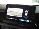 ◆リアワイドカメラシステム◆3種類の表示で後方確認をサポート♪セレクトレバーを「R」の位置に入れるとカメラ画像に切り替え。ノーマルビューでは従来のリアカメラと同様の標準的なビューで表示します!
