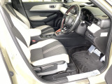シートはフィット性も良く、楽な運転姿勢を保てます。