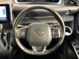 【純正革巻きステアリング】上質な革を使用することで、手にしっかり馴染みとても運転しやすいハンドルです♪