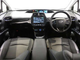 高いホールド性で運転姿勢が安定します。長距離ドライブでも疲れにくいのが魅力です。快適なドライビングライフをお送りください♪