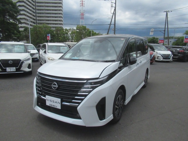 セレナ 1.4 e-POWER ハイウェイスターV 