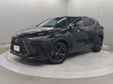 レクサスのコンパクトクロスオーバーSUV「NX」。本革シートや三眼フルLEDヘッドライトを装備する「NX350hバージョンL」です。