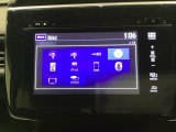 ナビゲーションはフルセグTV対応のGathers純正メモリーナビを搭載しています。Bluetoothオーディオ機能がありますので、スマートフォンなどの音楽も再生できます。