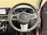 ステアリングスイッチ搭載!手を離さずに手元のスイッチでさまざまな操作が可能。運転中、視線をそらさなくても操作ができて安全です!