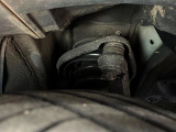 お車を安心してお乗りいただく為には、足回りの定期点検が欠かせません。サービスサポート(有償保証)では無料点検もご提供しており、安心のカーライフをお過ごしいただけるサポート体制が整っています。