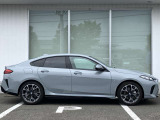 オリジナル・サービスもついたBMW自動車保険も取り扱っております。BMW自動車保険にご加入いただくと、万一のトラブルを24時間365日サポートするエマージェンシー・サービスの〈プレミアム〉をご利用いただけます。