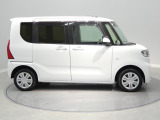 側面:【便利なスライドドア】狭い駐車場でも乗り降りがスムーズ。お買い物や送り迎えの頼れる相棒です。