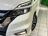 【LEDヘッドライト】悪天候や夜間走行時も良好な視界を確保し安心して運転できる高輝度LEDヘッドライトを装備!点灯速度が早く、消費電力も抑えられています。