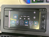 【ディスプレイオーディオ】お持ちのスマホやMP3プレイヤーとの無線接続で音楽再生が可能!コードで繋ぐわずらわしさも無く、手軽にお気に入りの音楽を楽しめます。