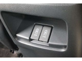 USBソケットがついていますのでコードを繋げばスマートフォンなどの充電が出来ます!