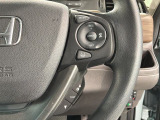 クルーズコントロールを装備しています。高速道路などで一定の速度で走ってくれるので運転が楽ですよ!速度を設定できますので、スピードの出しすぎにも注意できます。