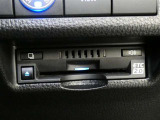 高速道路を賢く使うETC2.0装備です。高速道路とクルマが情報を連携して渋滞の迂回ルートや災害時の適切な誘導をしてくれたりします。