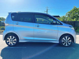 お客様のご予算帯に合わせたお車を常時100台以上取り揃えています!当社のスタッフがお客様のお車選びをしっかりサポートしご提案させていただきます!