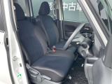 長時間の運転でも疲れにくいシートです。