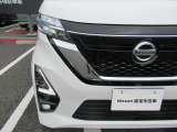 LEDヘッドライトは省電力ですが、純白光で驚くほど明るく夜道を照らしてくれます。