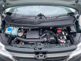エンジンルームの画像です。店舗にて現車の確認もいただけますので、お電話で在庫のご確認の上是非ご来店くださいませ!!!ワクワクするクルマ選びをご提案します!